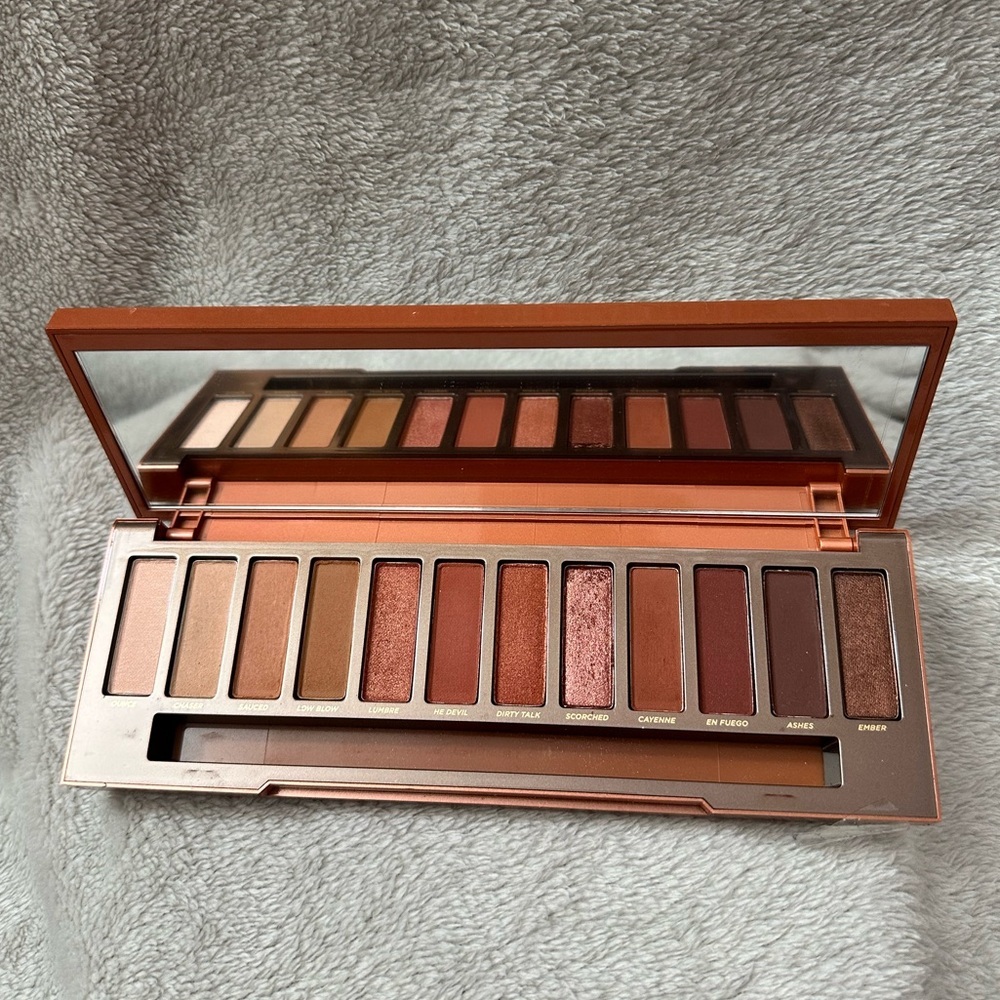 Authentic Urban Decay Naked Heat 12-Shade Eyeshadow Palette - Picture 2 of 16